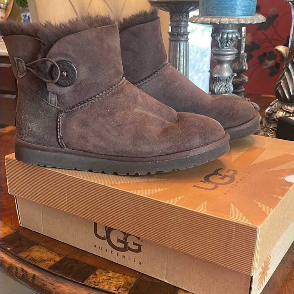 UGG Brown Winter Boots with Sheepskin Lining Original Box